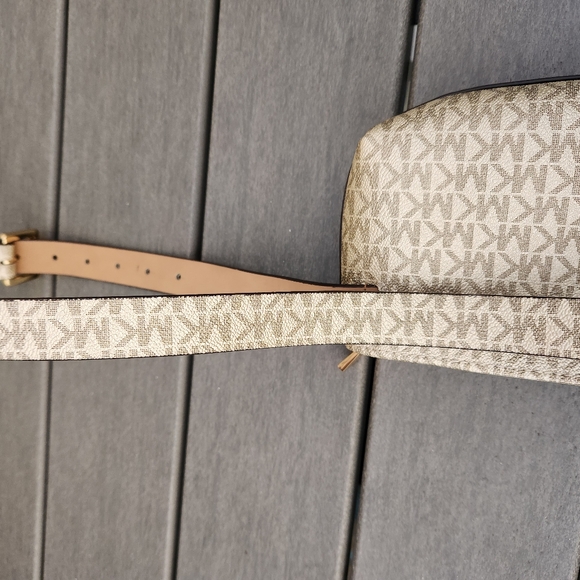 MICHAEL KORS LOGO METALLIC BELT BAG/ FANNY BAG - Picture 5 of 5